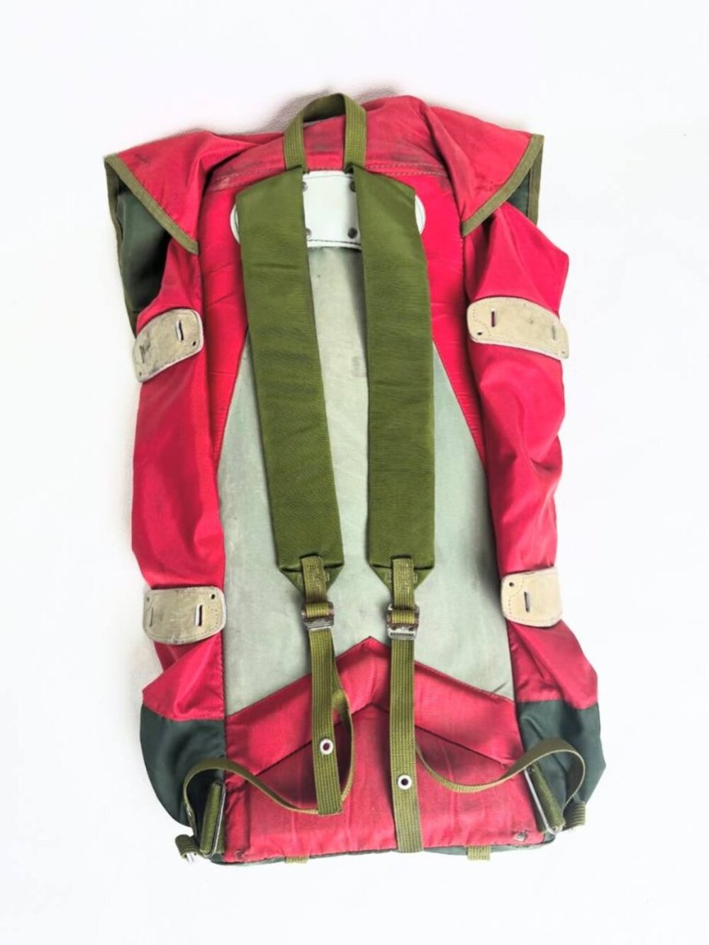 Vintage Red Hiking Backpack - Picture 7 of 9